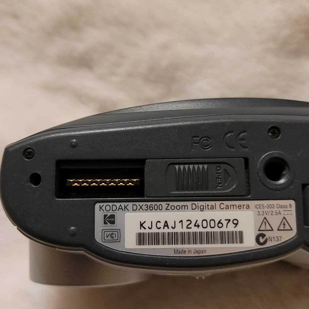 Vintage Kodak DX3600 Zoom Digital Camera 2.2 Megapixel